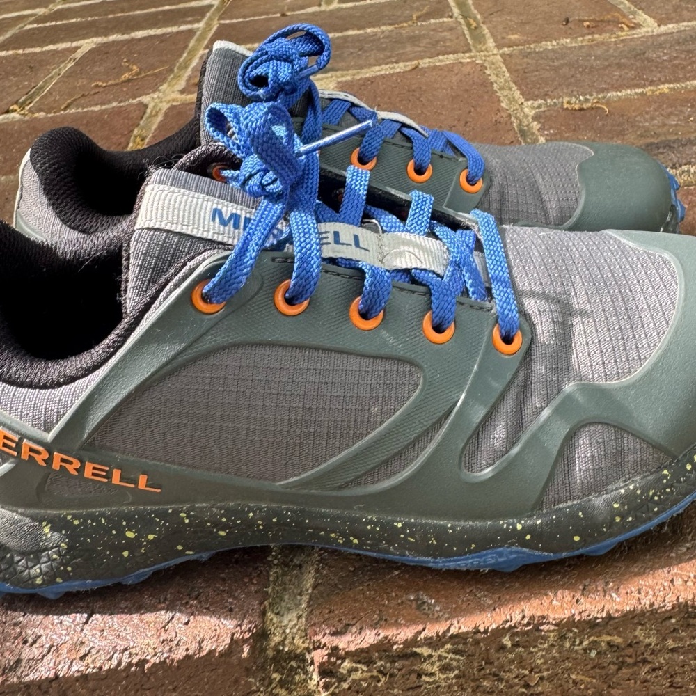 Merrell Kids  Gray and Blue Hiking Shoes size 2